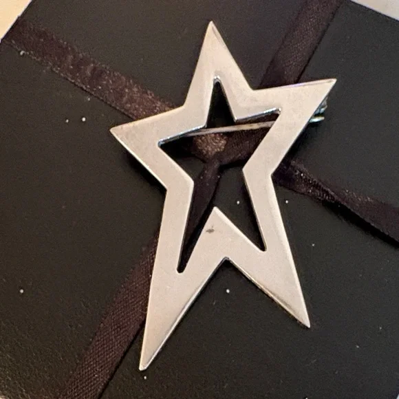 Sterling Silver Star Cutout Brooch Pin - Picture 1 of 3